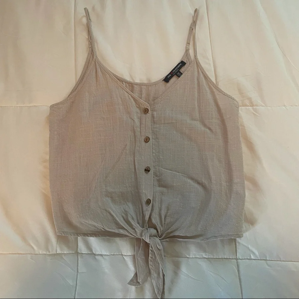 One ❤️ Clothing Gray/Cream Crop Top - Picture 1 of 4